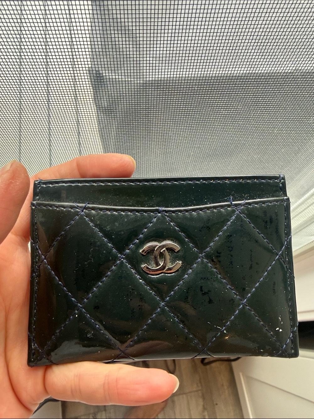 CHANEL dark navy Quilted Patent Leather Card Holder with Silver CC ( like black)